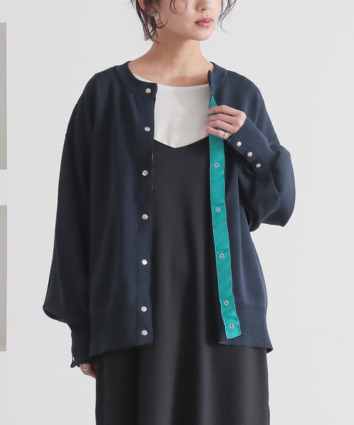 n'OrLABEL(ノアールレーベル)の「『ボリュームスリーブ配色カーディガン』(カーディガン/ボレロ・レディース・ブルー/ネイビー/アイボリー・FREE)」の19枚目の写真
