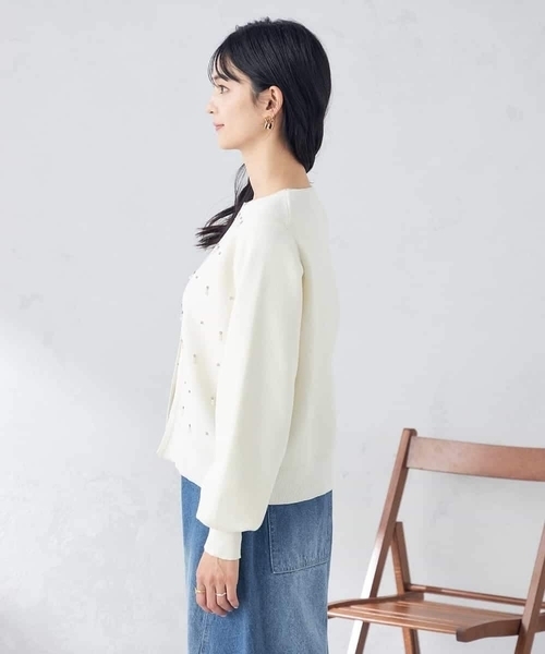 a.v.v(アーヴェヴェ)の「ビジュー調カーディガン(カーディガン/ボレロ・レディース・アイボリー・40/38)」の14枚目の写真