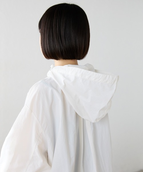 ap retro(アプレトロ)の「ボリュームスリーブマウンテンパーカー / ナイロンジャケット(マウンテンパーカー・レディース・ホワイト/ブルー/アイボリー/ベージュ/ブラック・FREE)」の11枚目の写真