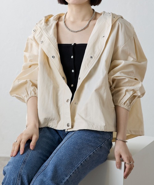 ap retro(アプレトロ)の「ボリュームスリーブマウンテンパーカー / ナイロンジャケット(マウンテンパーカー・レディース・ホワイト/ブルー/アイボリー/ベージュ/ブラック・FREE)」の16枚目の写真