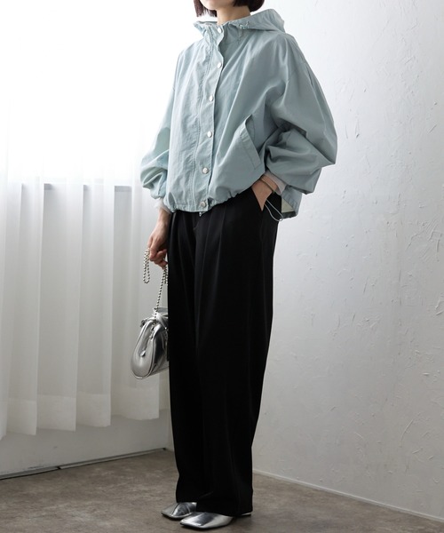 ap retro(アプレトロ)の「ボリュームスリーブマウンテンパーカー / ナイロンジャケット(マウンテンパーカー・レディース・ホワイト/ブルー/アイボリー/ベージュ/ブラック・FREE)」の8枚目の写真