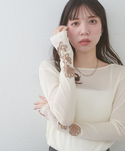 natural couture(ナチュラルクチュール)の「ネットチュール配色柄刺繍プルオーバー(Tシャツ/カットソー・レディース・チャコールグレー/アイボリー/ピンク・FREE)」の15枚目の写真