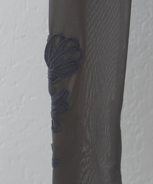 natural couture(ナチュラルクチュール)の「ネットチュール配色柄刺繍プルオーバー(Tシャツ/カットソー・レディース・チャコールグレー/アイボリー/ピンク・FREE)」の22枚目の写真