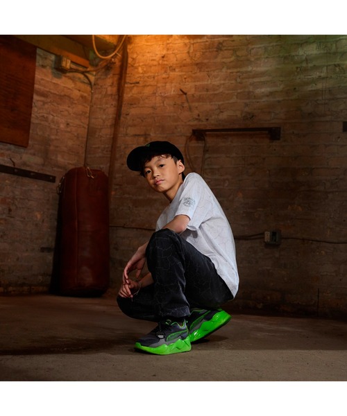 PUMA(プーマ)の「PUMA プーマ ボーイズ PUMA x TMNT リラックス AOP 半袖 Tシャツ 128-164cm(Tシャツ/カットソー・キッズ・ブラック/ホワイト・128/140/152/165)」の6枚目の写真