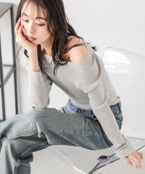 La-gemme(ラジェム)の「2WAYリブニットトップス(Tシャツ/カットソー・レディース・ブラック/ホワイト/グレー/ベージュ・フリー)」の4枚目の写真
