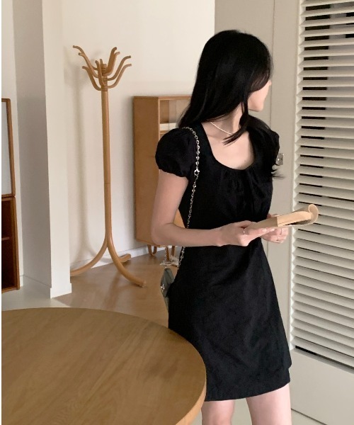 Mejoul(メジュール)の「リボンデザイン パフスリーブミニワンピース(ワンピース・レディース・ホワイト/ブラック・F)」の9枚目の写真