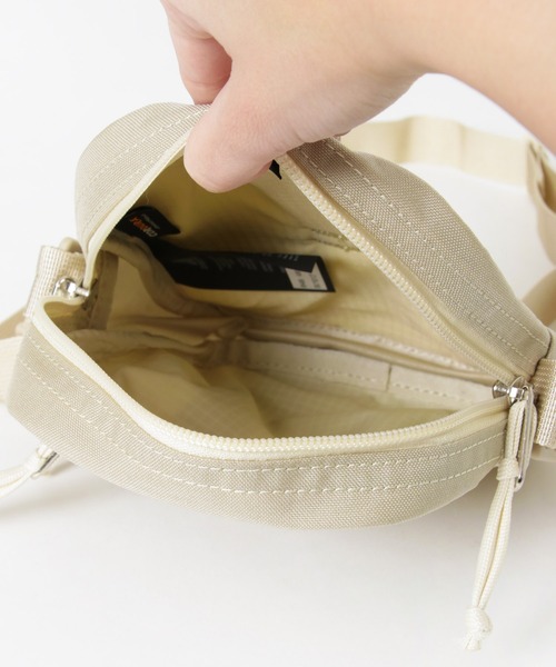 GREGORY（グレゴリー）の「GREGORY　クイックポケットM（ショルダーバッグ・メンズ・ベージュ・ONE）」の5枚目の写真