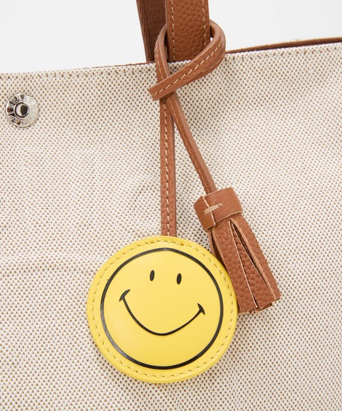 Breath TOPKAPI（ブレストプカピ）の「【Breath TOPKAPI】SMILE COLLETION エンボス スマイル ビッグ トートバッグ /スマイルチャーム付き（トートバッグ・レディース・ブラック/ベージュ・FREE）」の14枚目の写真