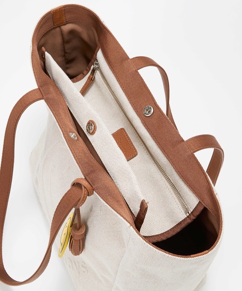 Breath TOPKAPI（ブレストプカピ）の「【Breath TOPKAPI】SMILE COLLETION エンボス スマイル ビッグ トートバッグ /スマイルチャーム付き（トートバッグ・レディース・ブラック/ベージュ・FREE）」の10枚目の写真