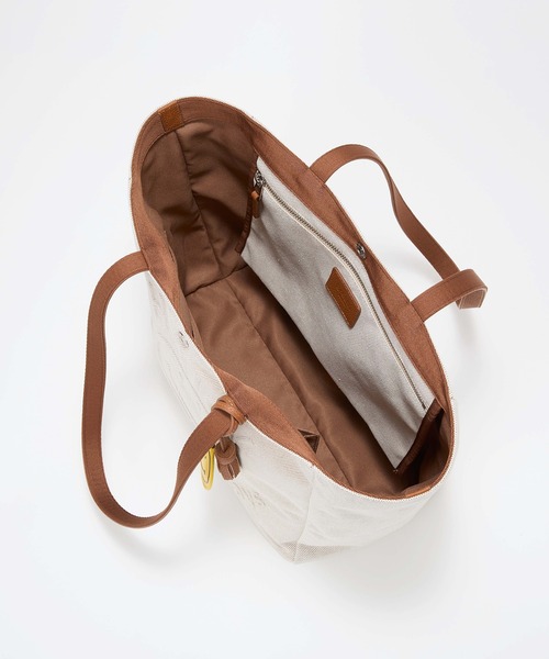 Breath TOPKAPI（ブレストプカピ）の「【Breath TOPKAPI】SMILE COLLETION エンボス スマイル ビッグ トートバッグ /スマイルチャーム付き（トートバッグ・レディース・ブラック/ベージュ・FREE）」の9枚目の写真