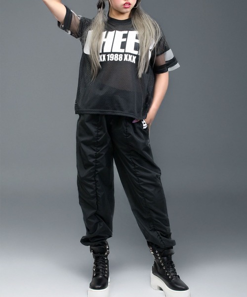 CHEER(チアー)の「袖チュール切り替え肩あきメッシュトップス(Tシャツ/カットソー・レディース・ホワイト/ブラック・M/S)」の4枚目の写真