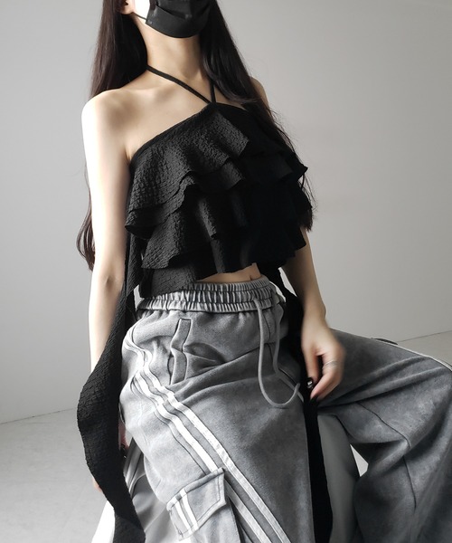me+em select(ミームセレクト)の「【 2color 】クロスストラップフリルビスチェベアトップス / cross strap frill bustier bare tops(その他トップス・レディース・ブラック/ホワイト・FREE)」の22枚目の写真