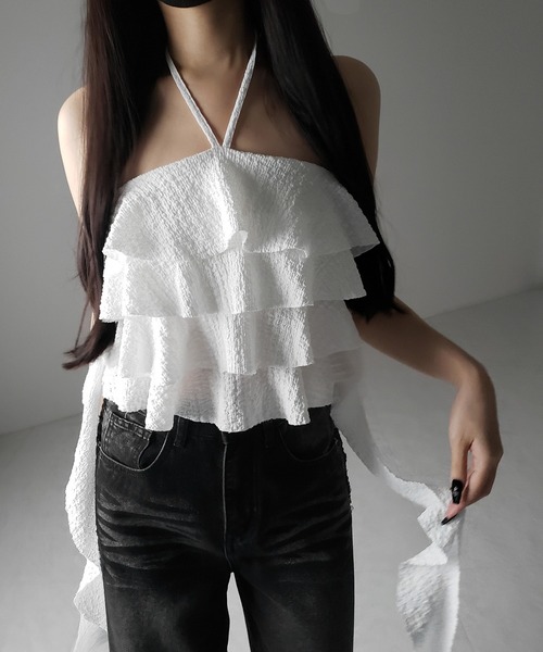 me+em select(ミームセレクト)の「【 2color 】クロスストラップフリルビスチェベアトップス / cross strap frill bustier bare tops(その他トップス・レディース・ブラック/ホワイト・FREE)」の8枚目の写真