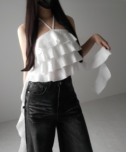 me+em select(ミームセレクト)の「【 2color 】クロスストラップフリルビスチェベアトップス / cross strap frill bustier bare tops(その他トップス・レディース・ブラック/ホワイト・FREE)」の12枚目の写真