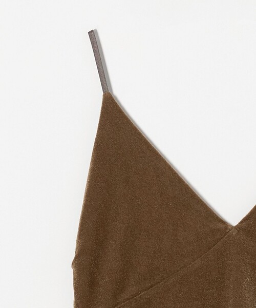 AEWEN MATOPH（イウエン マトフ）の「＜AEWEN MATOPH＞ベロア ロンパース（キャミソール・レディース・モカ/ライトピンク・FREE）」の4枚目の写真