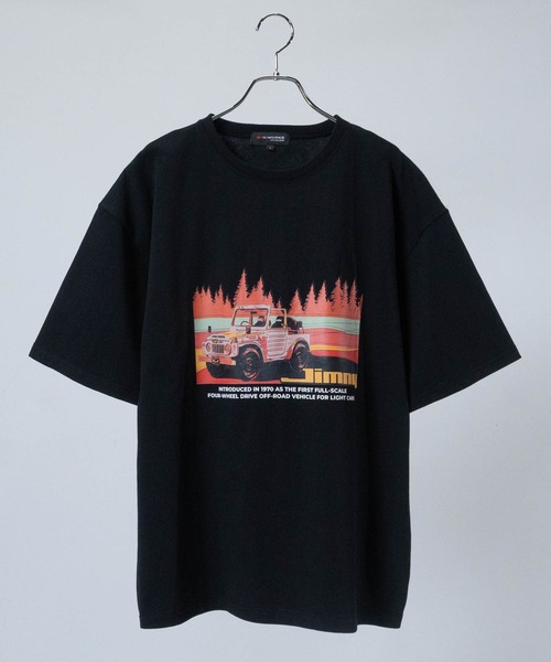 JOHN'S CLOSET(ジョンズクローゼット)の「【3】〔Jimny/ジムニー〕アソートパターン ジムニープリント 半袖Tシャツ(Tシャツ/カットソー・メンズ・ブラック系1/ブラック系3/カーキ系1/ピンク系2/ホワイト系3/ブルー系2/イエロー系2/ホワイト系1/グレー系3・MEDIUM/LARGE/X-LARGE)」の1枚目の写真