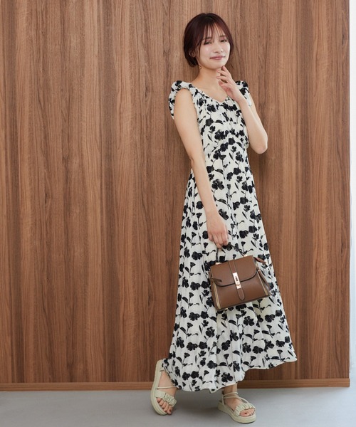 mysty woman（ミスティウーマン）の「デザインエンパイアワンピース　574371（ワンピース・レディース・オフホワイト/ブラック・FREE）」の4枚目の写真