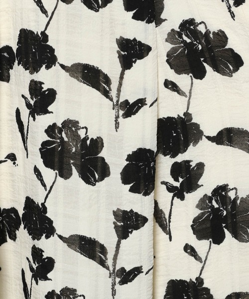 mysty woman（ミスティウーマン）の「デザインエンパイアワンピース　574371（ワンピース・レディース・オフホワイト/ブラック・FREE）」の18枚目の写真