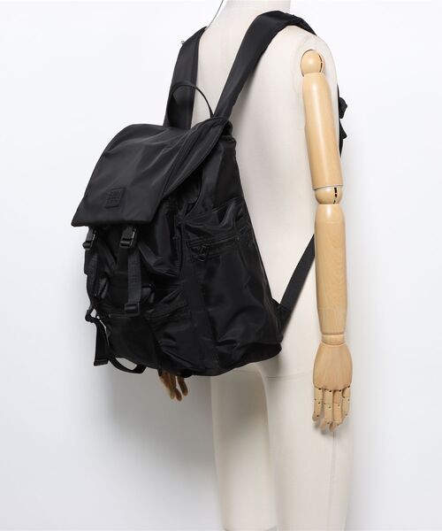 G-STAR（ジースター）の「Motion Backpack/撥水マルチプルポケットバックパック（バックパック/リュック・メンズ・ブラック・ONE SIZE）」の8枚目の写真