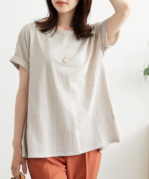 BELLUNA PLUS（ベルーナ）の「ニットサッカー素材ペプラムプルオーバー（Tシャツ/カットソー・レディース・ライラック/ネイビー系/アイボリー系・LARGE/X-LARGE/MEDIUM）」の2枚目の写真