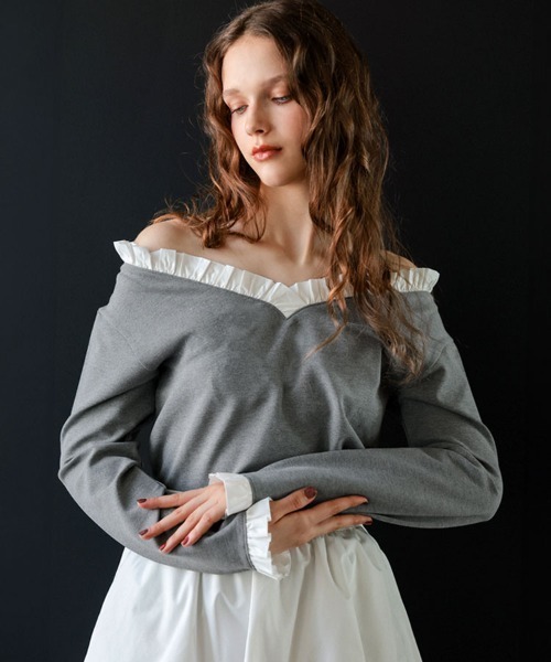 DONOBAN（ドノバン）の「Vネックフリルトップス（その他トップス・レディース・ホワイト/チャコール/グレー/ベージュ・ONE）」の2枚目の写真