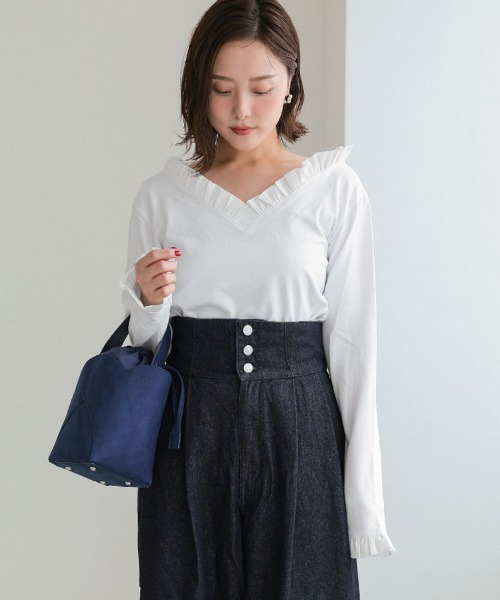 DONOBAN（ドノバン）の「Vネックフリルトップス（その他トップス・レディース・ホワイト/チャコール/グレー/ベージュ・ONE）」の8枚目の写真