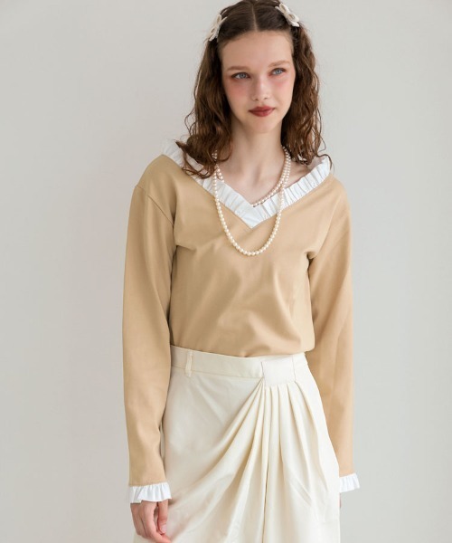 DONOBAN（ドノバン）の「Vネックフリルトップス（その他トップス・レディース・ホワイト/チャコール/グレー/ベージュ・ONE）」の6枚目の写真