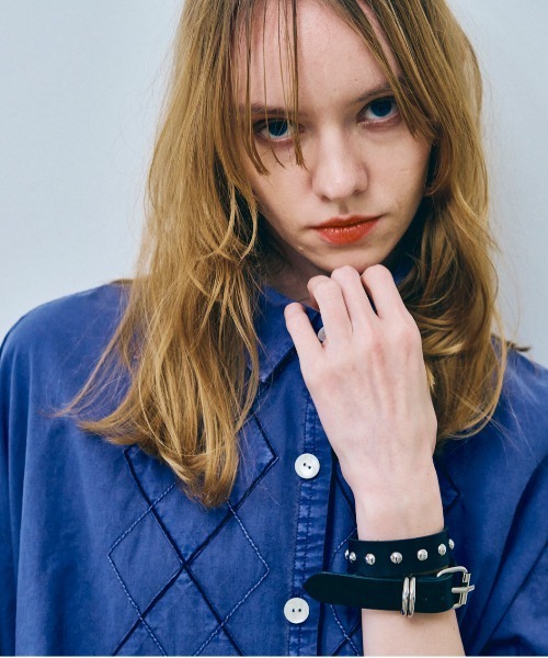 RNA(アールエヌエー)の「E5152 スタッズダブルリストバンド(バングル/リストバンド・レディース・ブラック・FREE)」の18枚目の写真