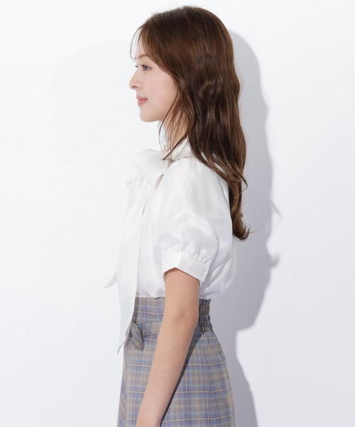 JILL by JILL STUART（ジルバイジルスチュアート）の「◇バルーンスリーブボウタイブラウス（シャツ/ブラウス・レディース・ホワイト/ブラック/ピンク・FREE）」の11枚目の写真