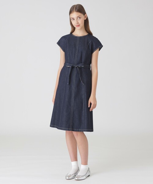 BLUE LABEL CRESTBRIDGE(ブルーレーベルクレストブリッジ)の「ライトデニムドレス(ワンピース・レディース・ネイビー/ブルー系その他4・40/36/38)」の2枚目の写真