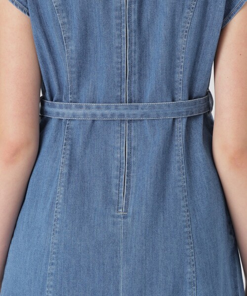 BLUE LABEL CRESTBRIDGE(ブルーレーベルクレストブリッジ)の「ライトデニムドレス(ワンピース・レディース・ネイビー/ブルー系その他4・40/36/38)」の6枚目の写真