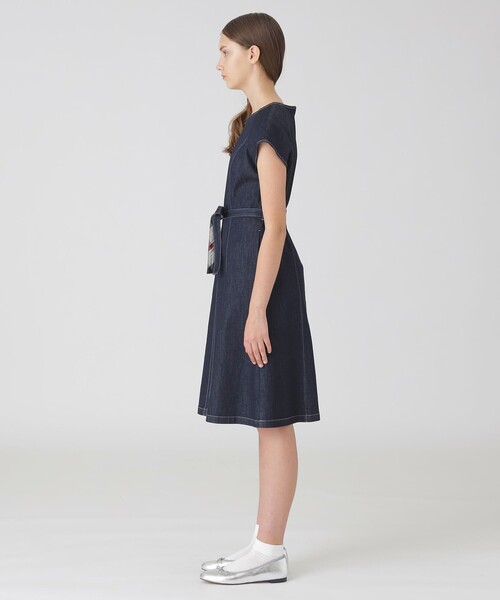 BLUE LABEL CRESTBRIDGE(ブルーレーベルクレストブリッジ)の「ライトデニムドレス(ワンピース・レディース・ネイビー/ブルー系その他4・40/36/38)」の9枚目の写真