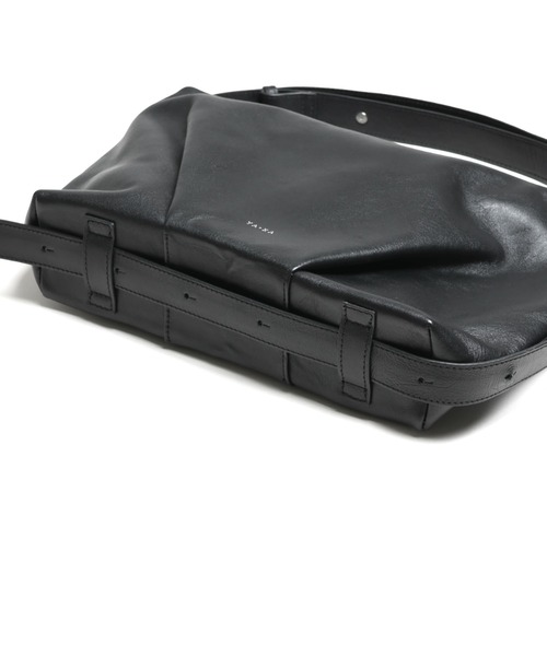 YArKA（ヤーカ）の「【YArKA/ヤーカ】real leather fold and bend tuck 2way bag [tdht5] / リアルレザー折畳み撓せショルダー&ハンドバッグ（ショルダーバッグ・レディース・ブラック・FREE）」の9枚目の写真