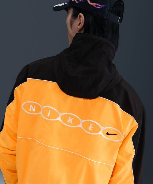 ナイキ　Ｌ　クラブ　フーデッド　ジャケット　黄色　マウンテン　ナイロン ナイキ NIKE マウンテンパーカー ナイロン ジャケット イエロー M