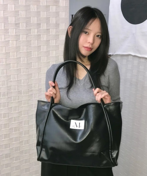 MUCENT(ムセント)の「◇MUCENT◇ブランド直輸入正規品/ギリシャ レザー ショルダーバッグ GRIEK LEATHER SHOULDER BAG(ショルダーバッグ・レディース・ブラック・FREE)」の4枚目の写真