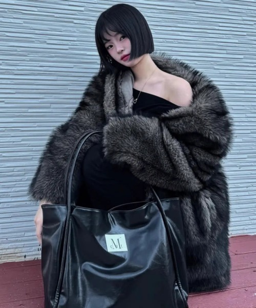 MUCENT(ムセント)の「◇MUCENT◇ブランド直輸入正規品/ギリシャ レザー ショルダーバッグ GRIEK LEATHER SHOULDER BAG(ショルダーバッグ・レディース・ブラック・FREE)」の3枚目の写真