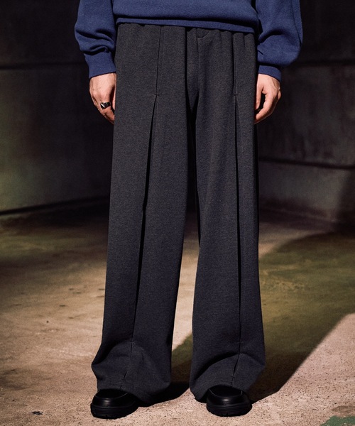 CASPER JOHN(キャスパージョン)の「Tuck sweat pants / タックスウェットパンツ(スウェットパンツ・メンズ・グレー/チャコールグレー/ブラック・LARGE/MEDIUM/SMALL/X-SMALL)」の2枚目の写真