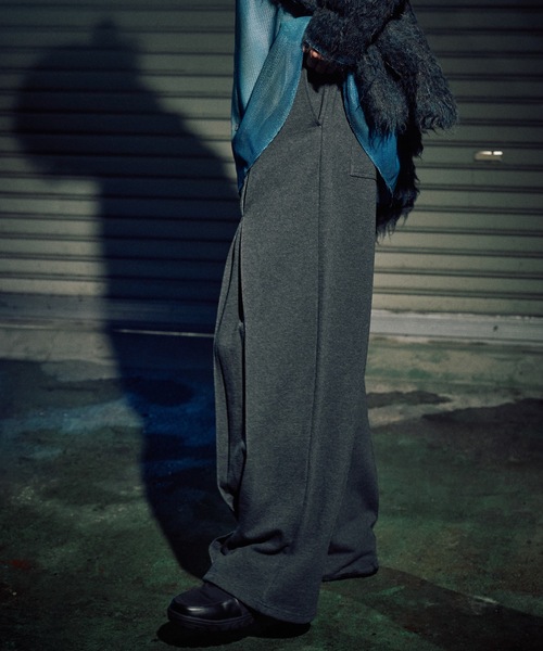 CASPER JOHN(キャスパージョン)の「Tuck sweat pants / タックスウェットパンツ(スウェットパンツ・メンズ・グレー/チャコールグレー/ブラック・LARGE/MEDIUM/SMALL/X-SMALL)」の5枚目の写真