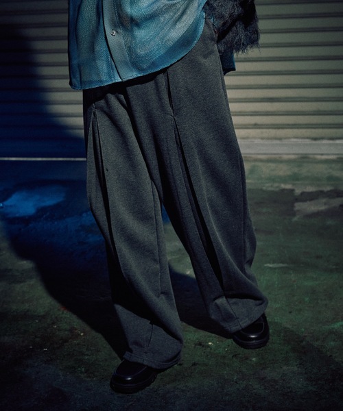 CASPER JOHN(キャスパージョン)の「Tuck sweat pants / タックスウェットパンツ(スウェットパンツ・メンズ・グレー/チャコールグレー/ブラック・LARGE/MEDIUM/SMALL/X-SMALL)」の6枚目の写真