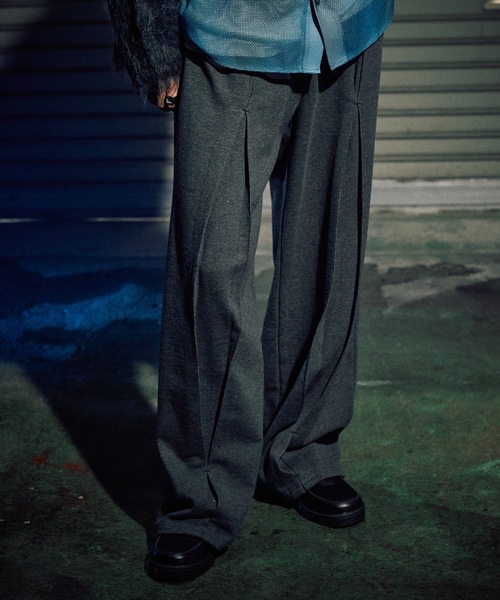 CASPER JOHN(キャスパージョン)の「Tuck sweat pants / タックスウェットパンツ(スウェットパンツ・メンズ・グレー/チャコールグレー/ブラック・LARGE/MEDIUM/SMALL/X-SMALL)」の7枚目の写真