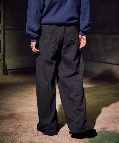 CASPER JOHN(キャスパージョン)の「Tuck sweat pants / タックスウェットパンツ(スウェットパンツ・メンズ・グレー/チャコールグレー/ブラック・LARGE/MEDIUM/SMALL/X-SMALL)」の10枚目の写真