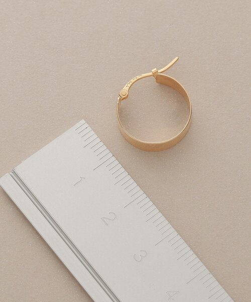 COCOSHNIK(ココシュニック)の「K10平板 フープピアス(ピアス(両耳用)・レディース・イエローゴールド・00)」の3枚目の写真