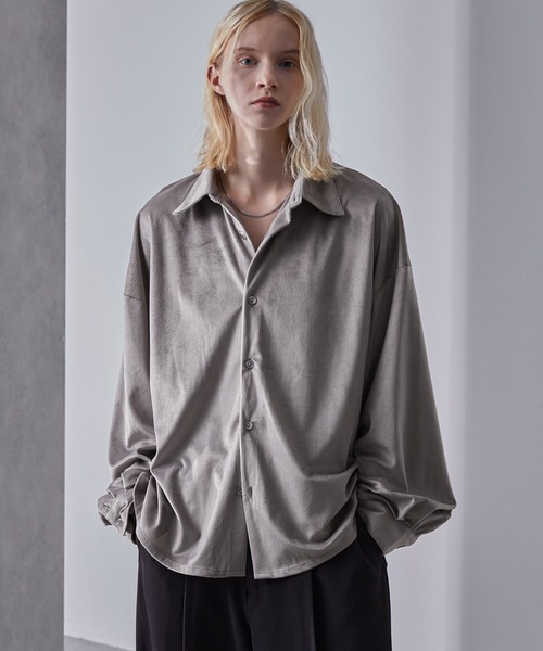 Loose/ルース(ルース)の「ベロアセミショートルーズシャツ(シャツ/ブラウス・メンズ・グレイッシュベージュ/ダークグレー/ダークブルー・S/M/L)」の2枚目の写真