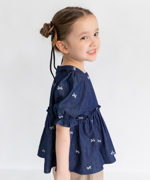 BRANSHES(ブランシェス)の「【おそろい】リボン柄刺繍チュニック(シャツ/ブラウス・キッズ・ネイビー・100/110/120/130/140/150)」の12枚目の写真