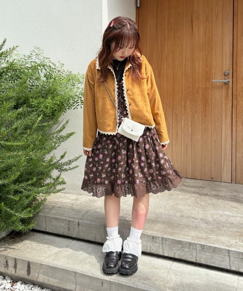 idem（イデム）の「piping lace suede jacket / パイピングレーススエードジャケット（テーラードジャケット・レディース・キャメル・FREE）」の2枚目の写真