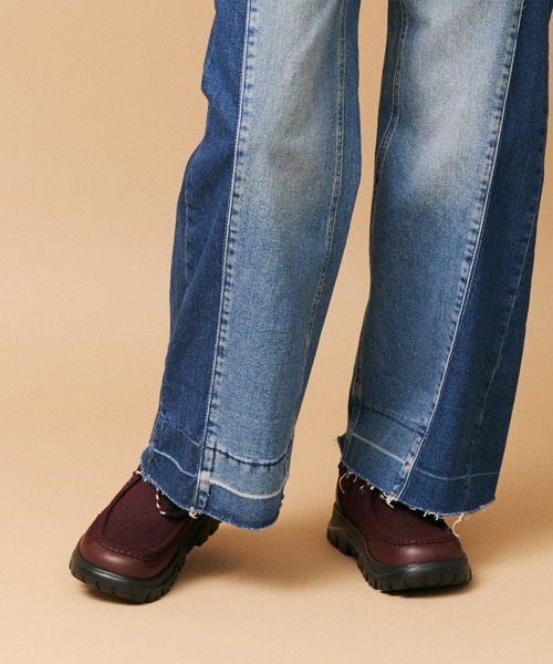 SHAKA(シャカ)の「SHAKA トレイル チロル モック シューズ TRAIL TYROL MOC EX(モカシン/デッキシューズ・レディース・サンドベージュ/ブラック/ワイン系・25/24/23)」の1枚目の写真