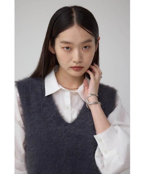 AZUL by moussy（アズールバイマウジー）の「シャギーニットベスト（ベスト・レディース・ブラウン/グレー/アイボリー・FREE）」の15枚目の写真