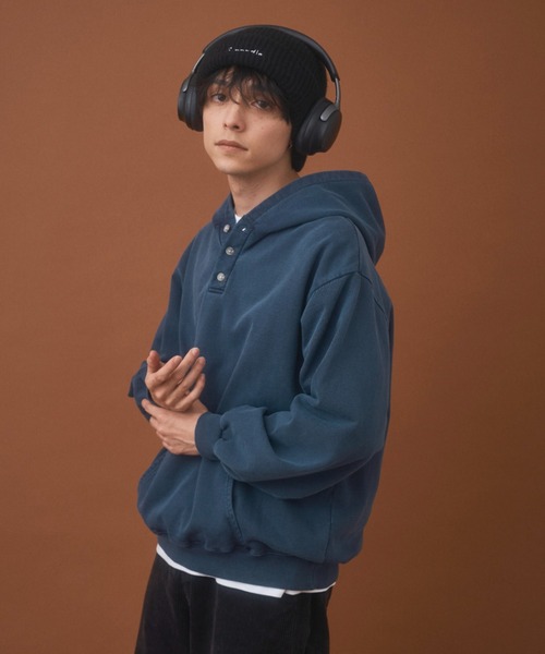 Zooodle(ズードル)の「Pigment henry hoodie - ピグメントヘンリーフーディー -(パーカー・メンズ・レッド/ネイビー・LARGE/MEDIUM)」の16枚目の写真