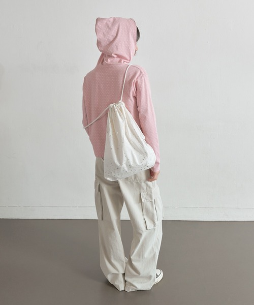 UNE MANSION（ユヌマンション）の「ユニークキラキラスターパターンナップザック（ショルダーバッグ・レディース・ブラック/ホワイト/ピンク・ONESIZE）」の12枚目の写真