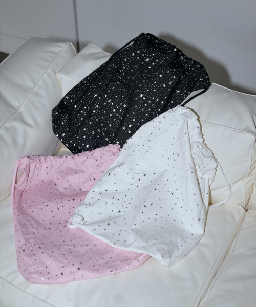 UNE MANSION（ユヌマンション）の「ユニークキラキラスターパターンナップザック（ショルダーバッグ・レディース・ブラック/ホワイト/ピンク・ONESIZE）」の7枚目の写真